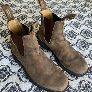 Blundstone Chisel Toe boots size 5